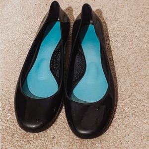 OkaB size 8 women flats black Oka b.